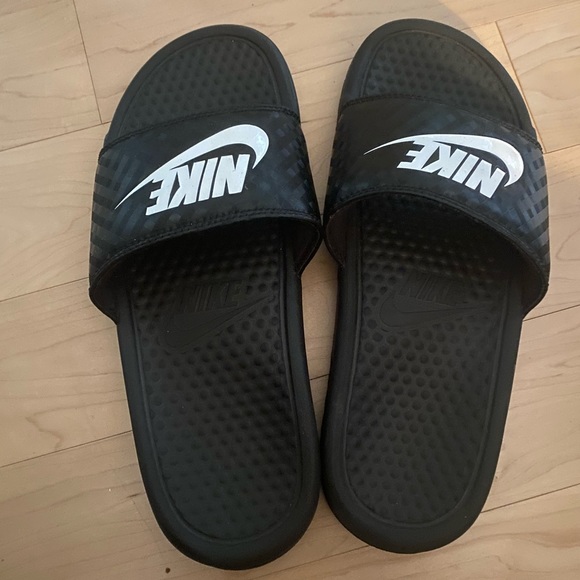 Nike Slides - Picture 1 of 3